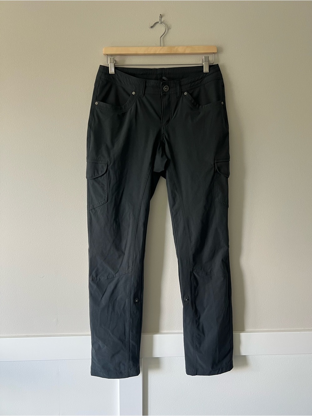 KÜHL Dark Charcoal Cargo Hiking Pants Size 6 Regular Utility Straight Leg